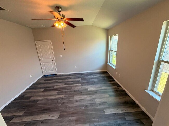 Building Photo - 1925 Alvarado Dr