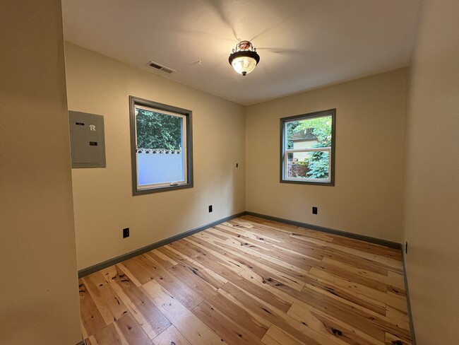 Building Photo - 4600 NW Cornell Rd