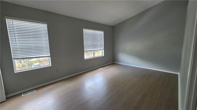 Building Photo - 1003 Wedgewood Way