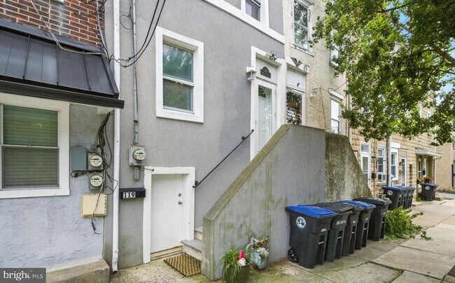 Primary Photo - 119 Maple St
