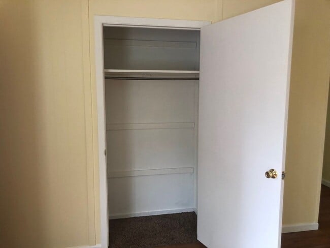 Building Photo - 1207 Maplepark Dr