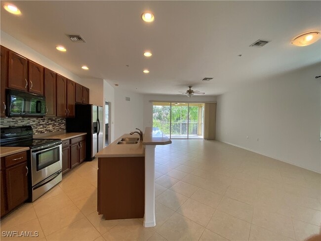 Building Photo - 14726 Calusa Palms Dr