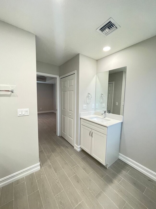 Building Photo - COMING SOON - 4/2.5/2  Home off of California Blvd.