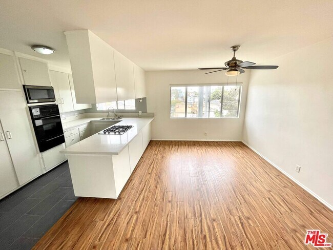 Building Photo - 127 Loma Vista St