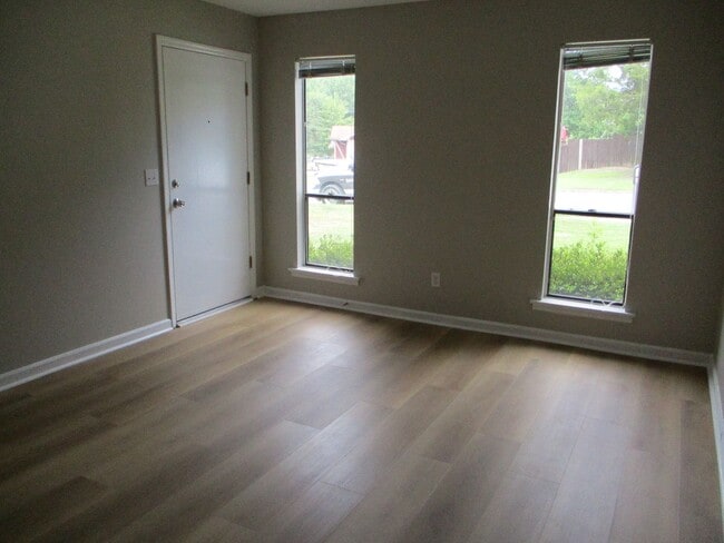 Building Photo - Updated 4 Br brick home in Martinez