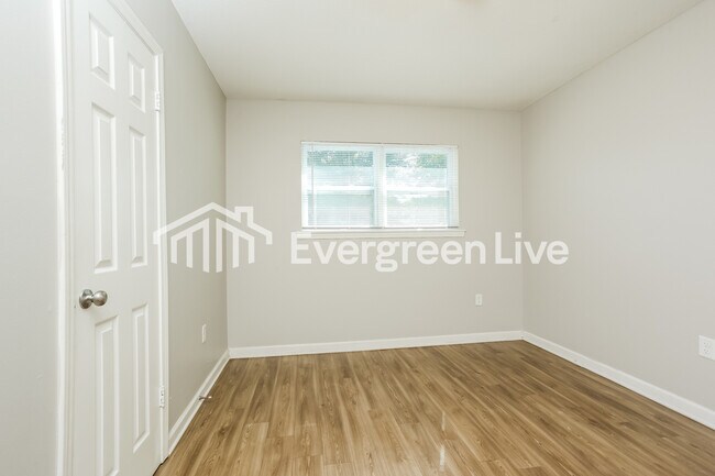 Building Photo - 4983 Appleville St