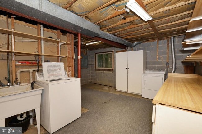 Building Photo - 11800 Wolf Run Ln