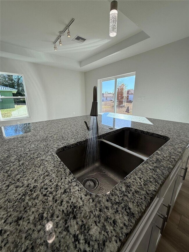 Building Photo - 4103 Loretto Ave