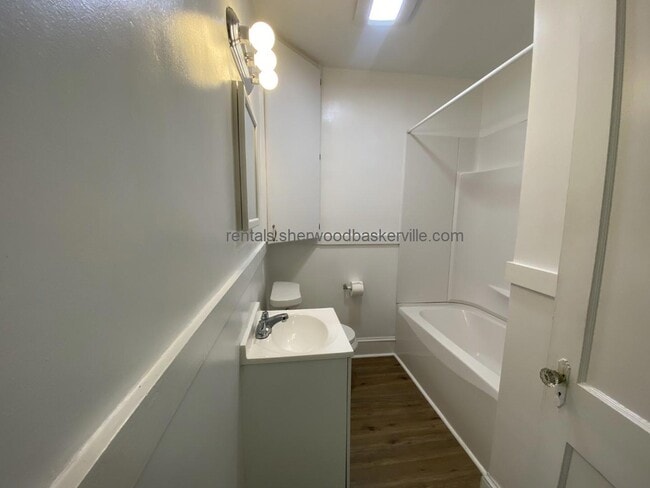 Building Photo - 504 E Atlantic St