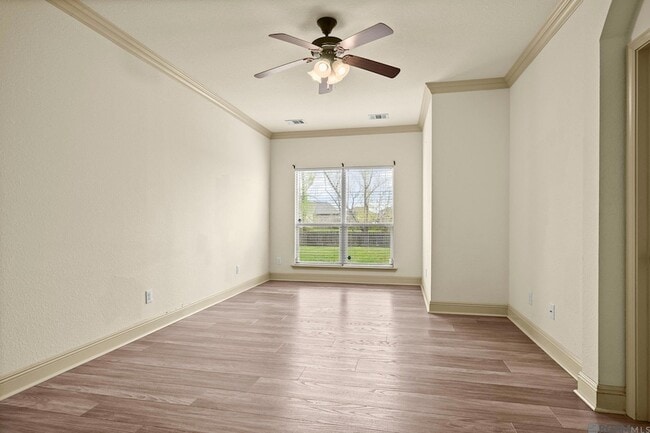 Building Photo - 5176 Wildwood Dr