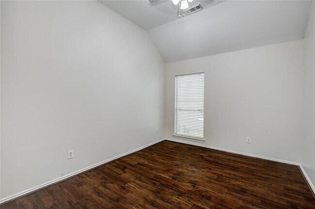 Building Photo - 6106 Grand Glen Ct