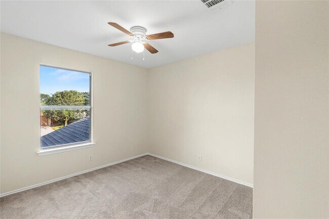 Building Photo - 172 Discovery