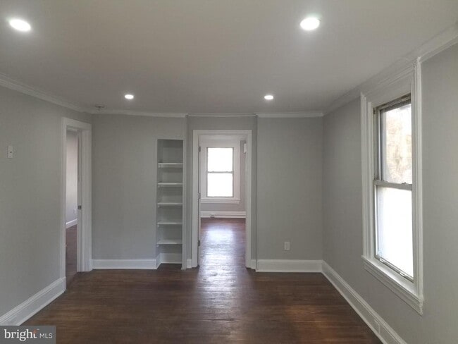 Building Photo - 212 Warren St