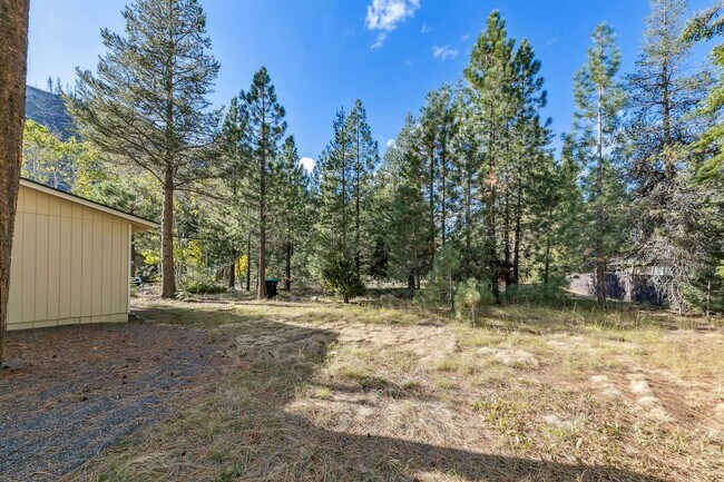 Building Photo - 993 Woodchuck Ct