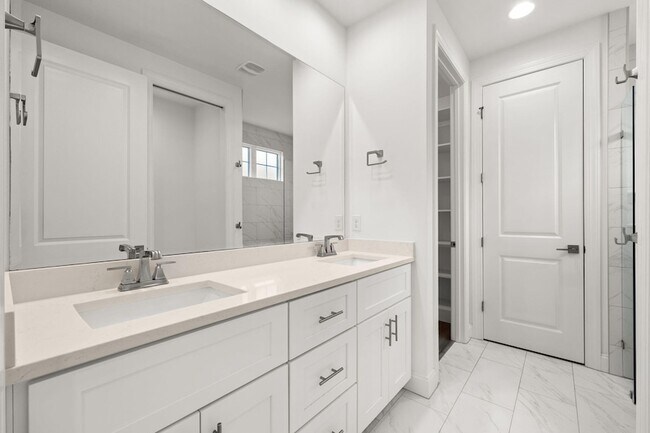 Building Photo - 217 Windrow Way