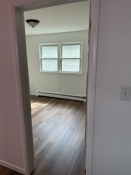Building Photo - 17 Linden Ave