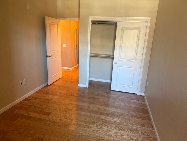 Building Photo - "2-Bed, 2-Bath Condo in The Vallagio – Your Perfect Retreat!"