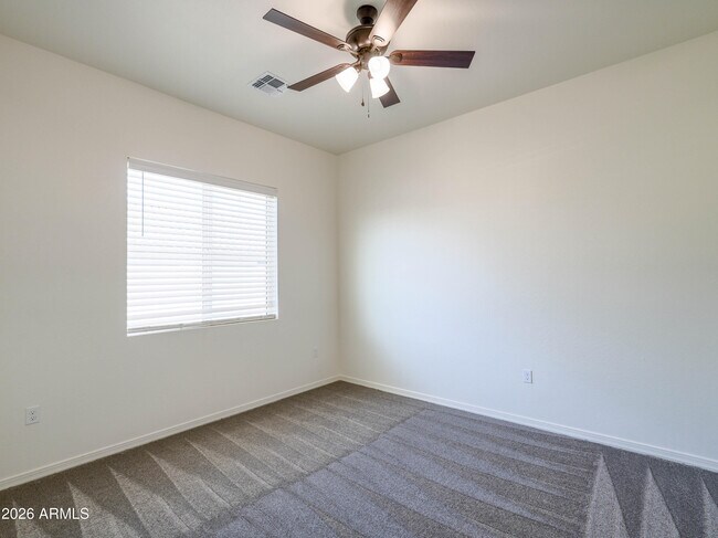 Building Photo - 11000 Cove Dr
