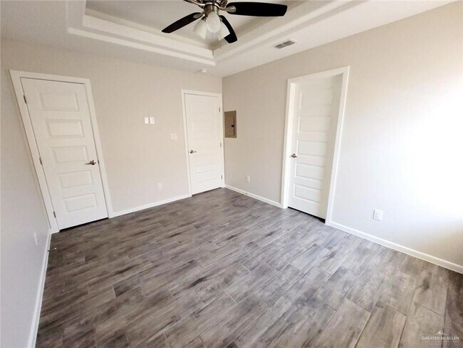 Building Photo - 5804 Sandpiper Ave