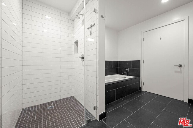 Building Photo - 1215 S Bedford St