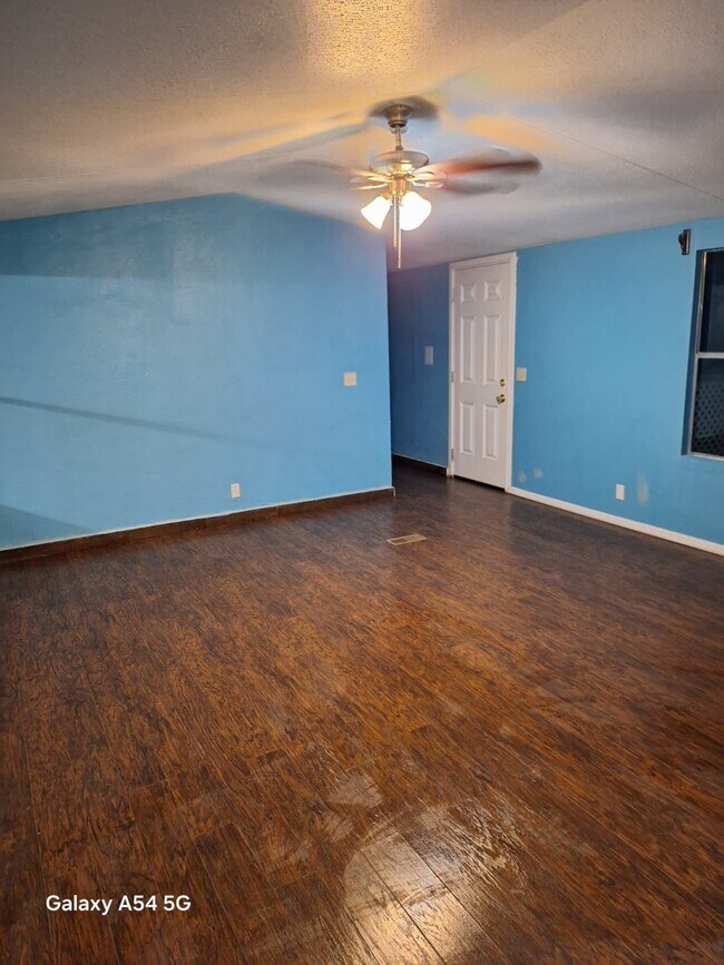 Building Photo - 14063 Bradley Rd
