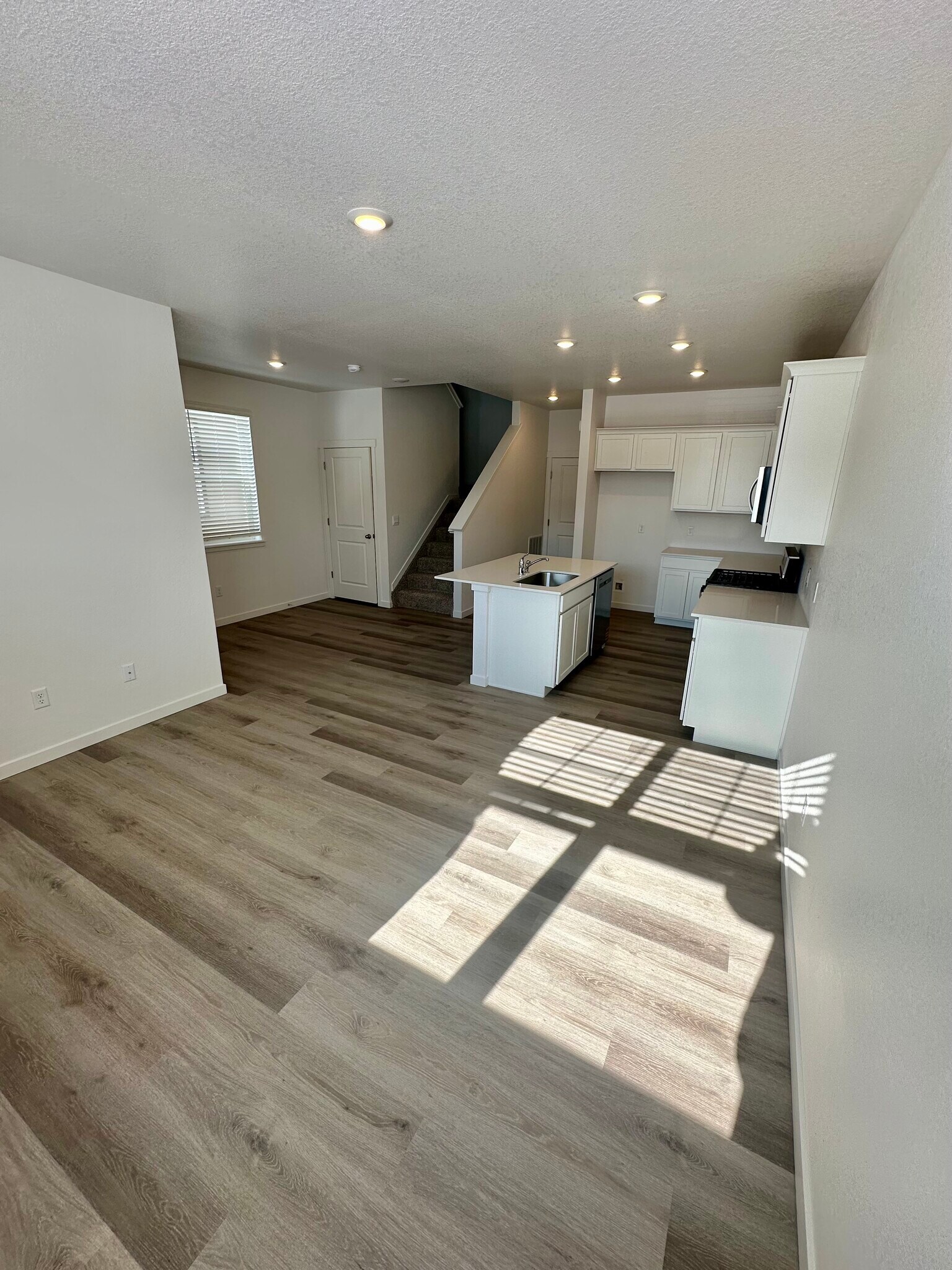 Building Photo - 4698 Combine Ln