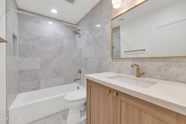 Building Photo - 4154 N 35th Pl