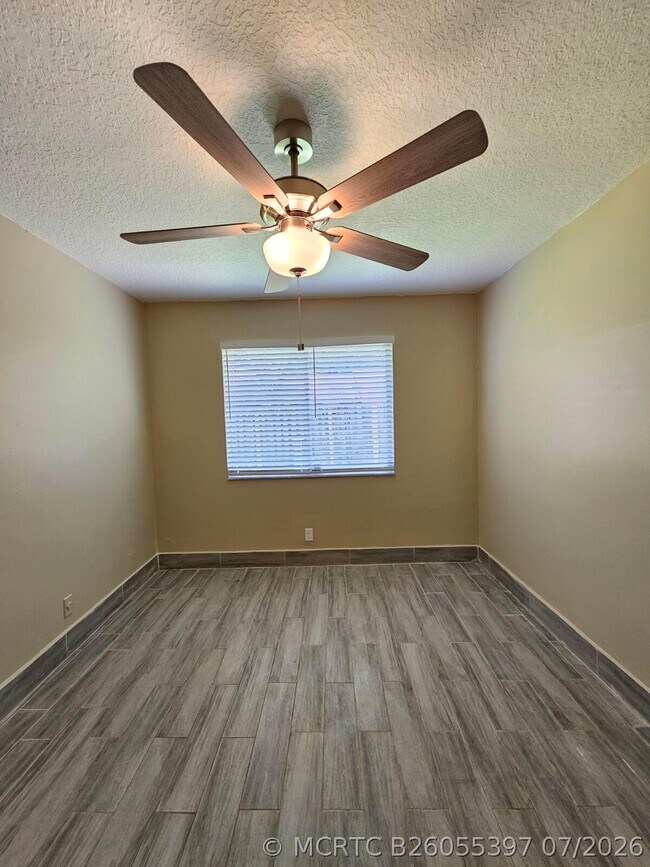 Building Photo - 4859 Orleans Ct