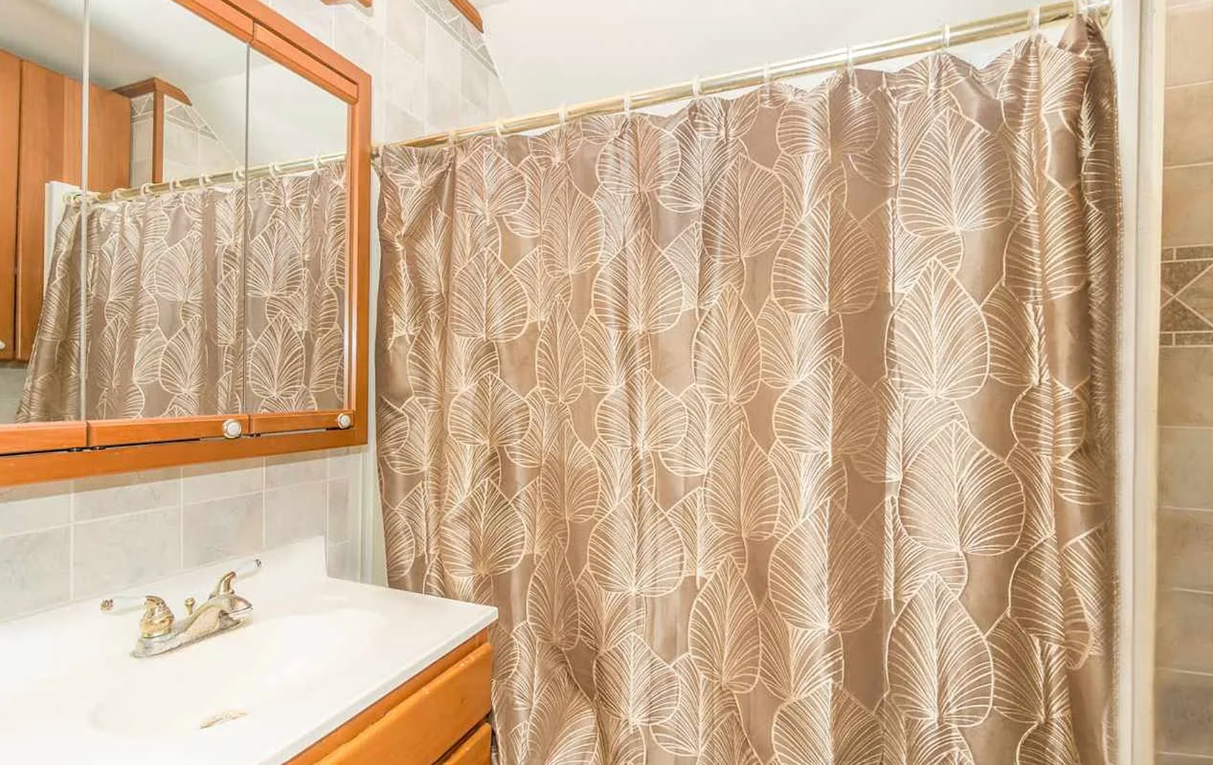 2nd Bath - 108 5th St NE