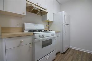 Building Photo - 2040 San Marcos Dr SE