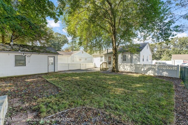 Building Photo - 446 E Arverne Ave