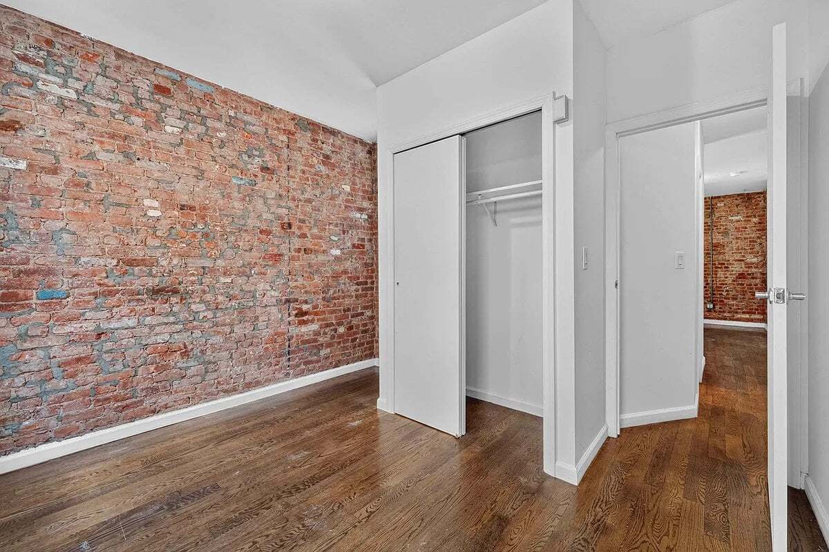 Building Photo - 250 Broome St