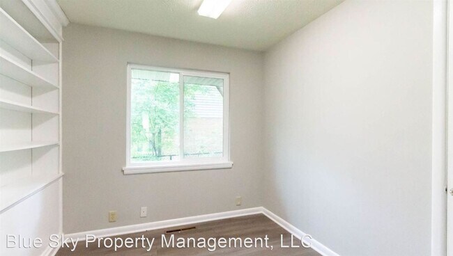 Building Photo - 4 br, 3 bath House - 912 N. Warwick Rd.