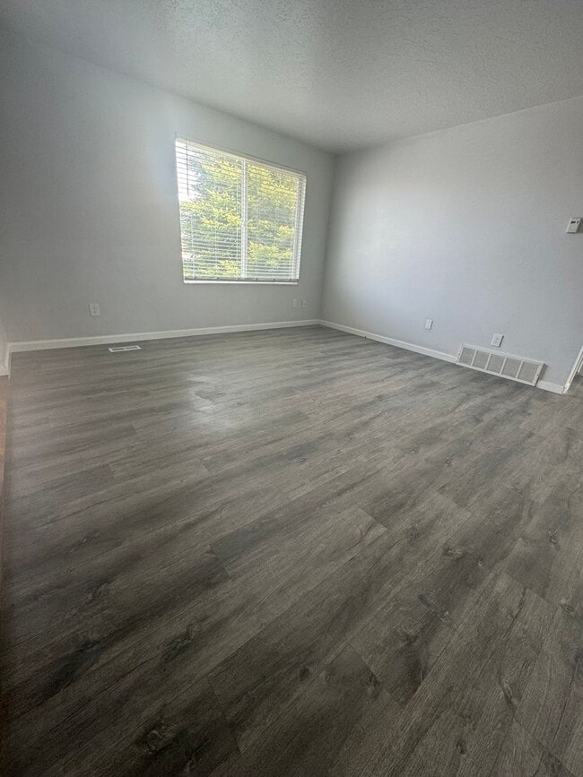 Building Photo - Beautiful Ogden Home for Rent!