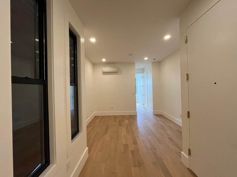 Building Photo - 51 Grace St