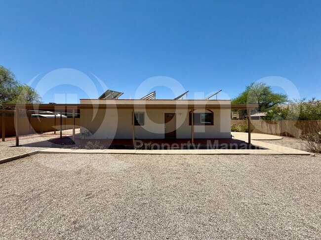 Building Photo - 1303 N Walnut Blvd