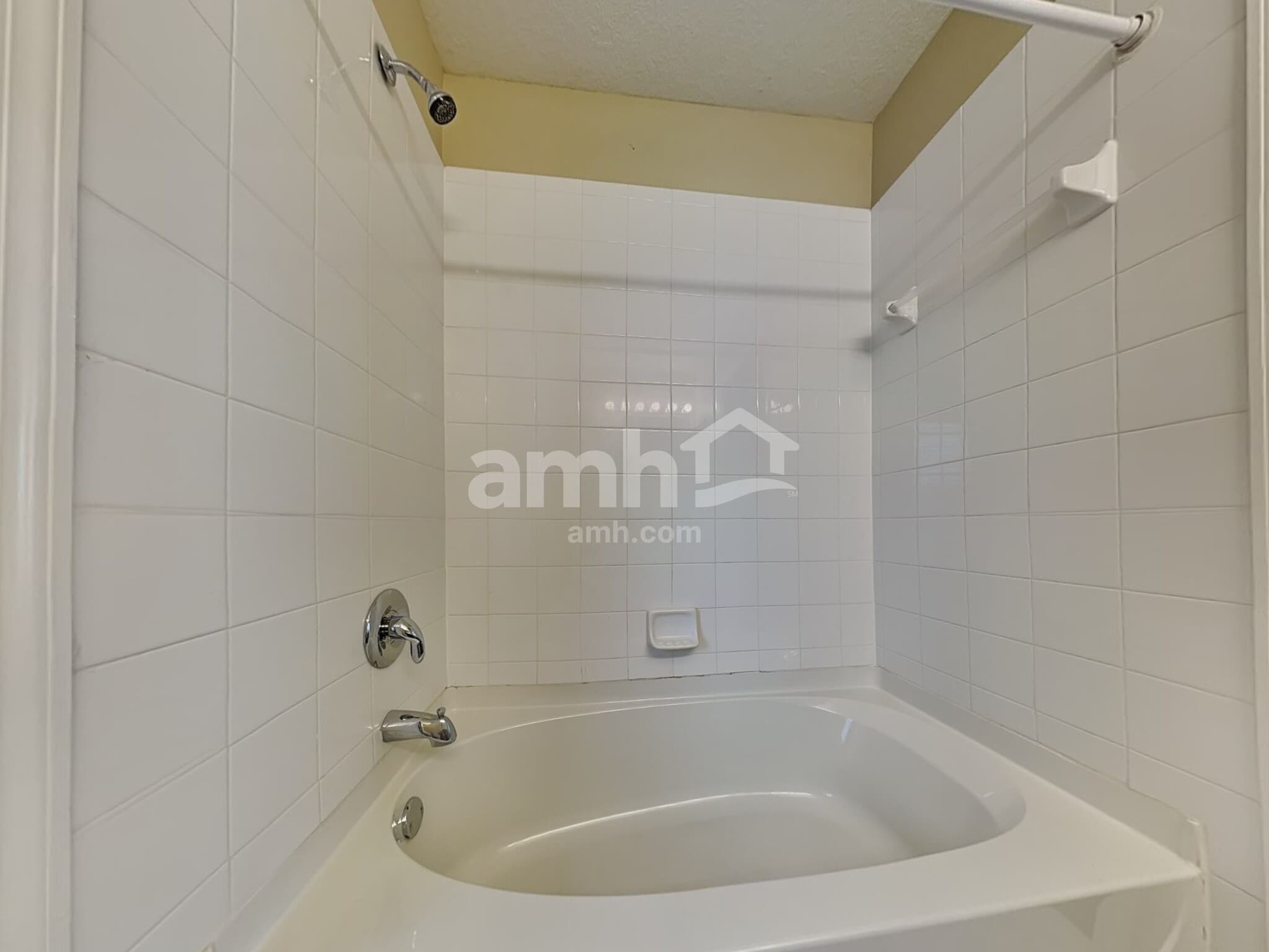 Building Photo - 12723 Lake Vista Dr