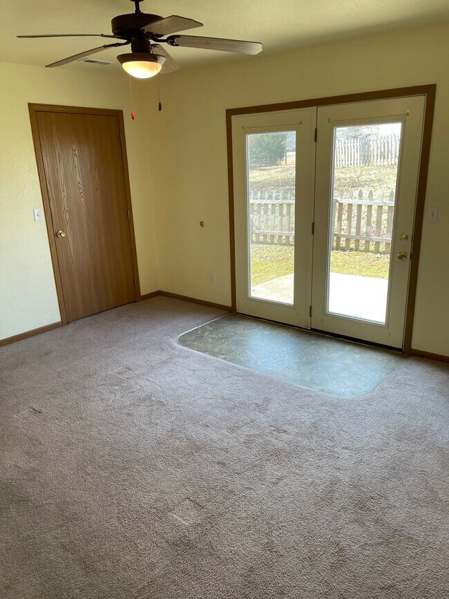 Building Photo - 16878 Hurricane Ln