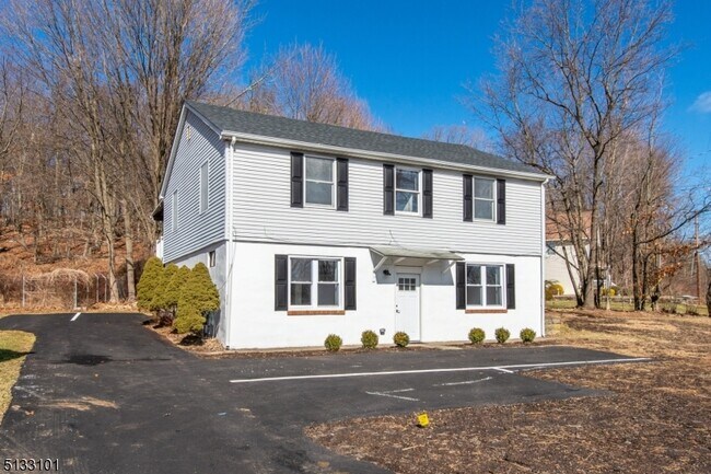 Building Photo - 31 Berkshire Valley Rd