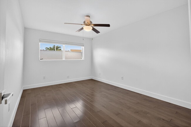 Building Photo - 110 Shore Ct