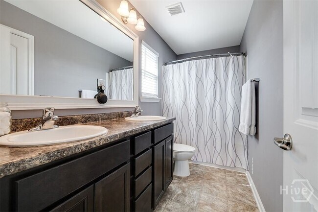 Building Photo - 285 Willow Point Cir