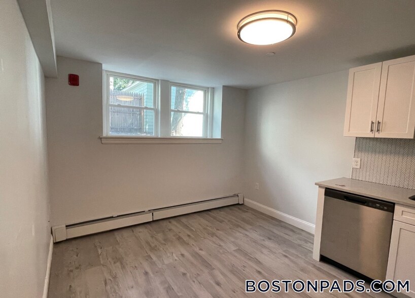 Building Photo - 233 Lafayette St