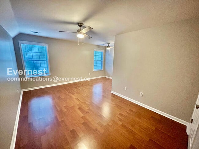 Building Photo - 2250 Winthrope Way Dr