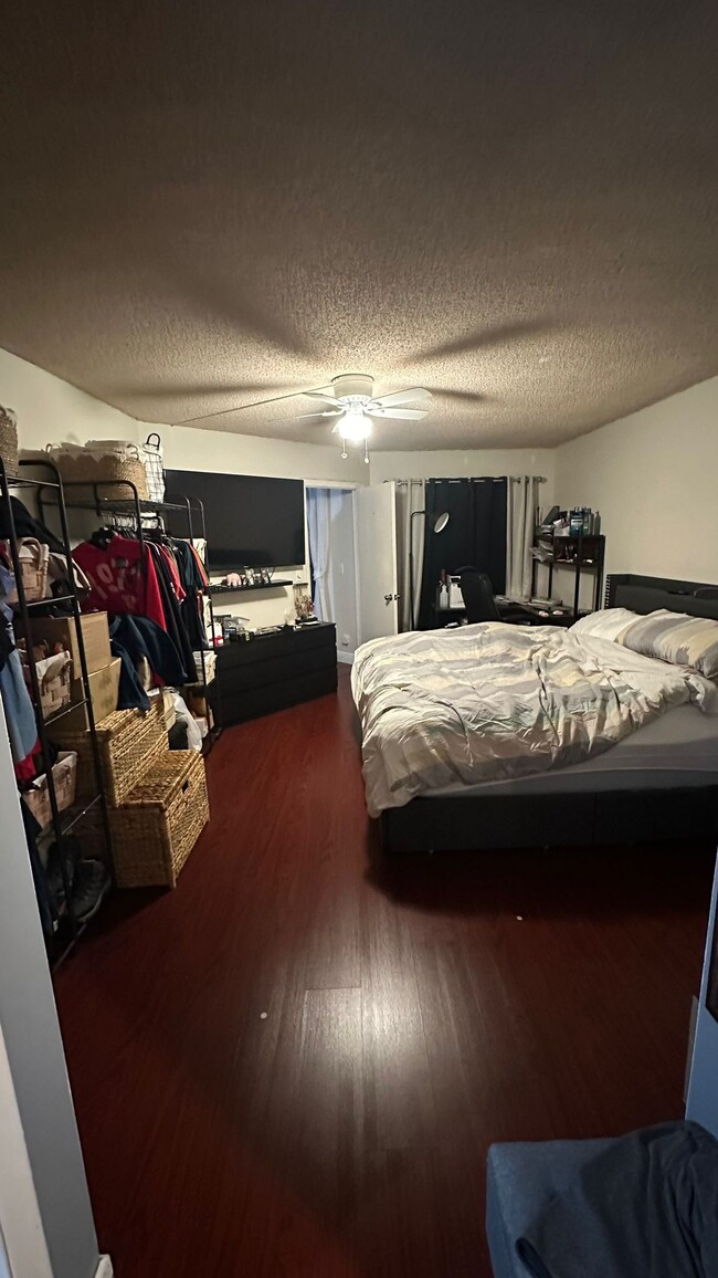 Master Bedroom - 6575 W Oakland Park Blvd