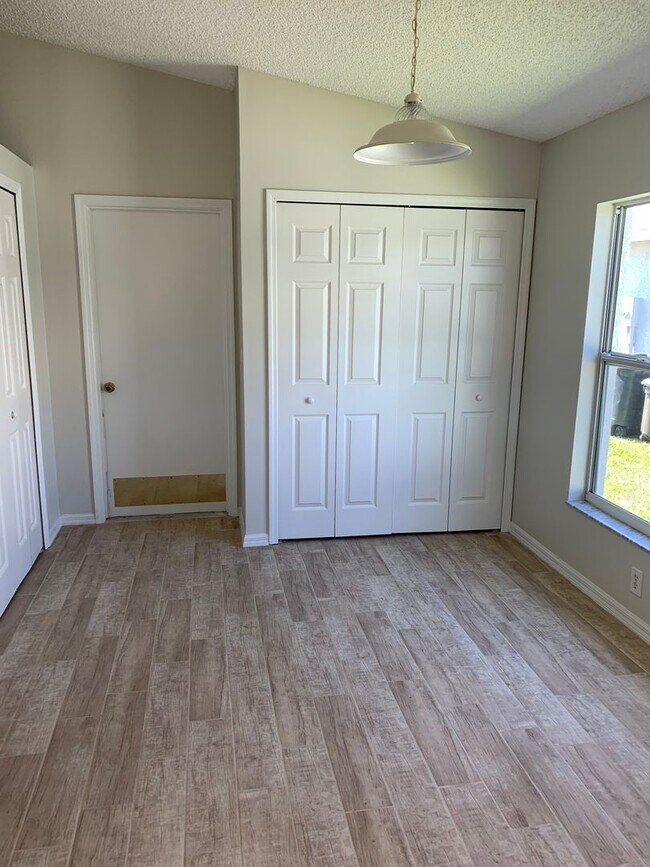 Building Photo - Beautiful 3 Bedroom, 2 Bathroom Home with Lake in Melbourne, FL!