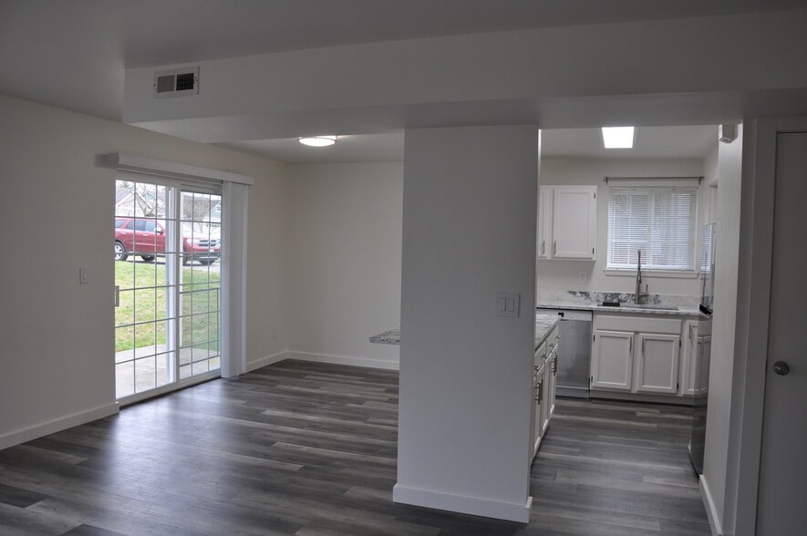 Kitchen / Living Room - 3031 Pacific St