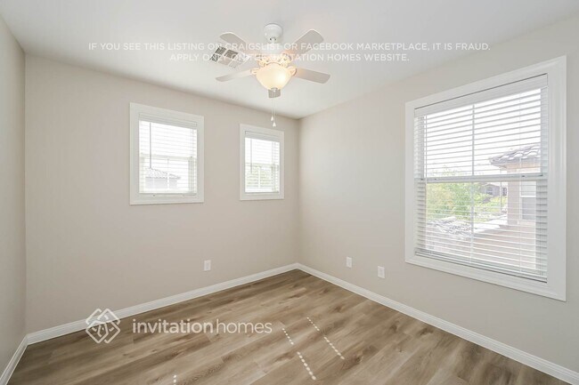 Building Photo - 9965 El Corriente St