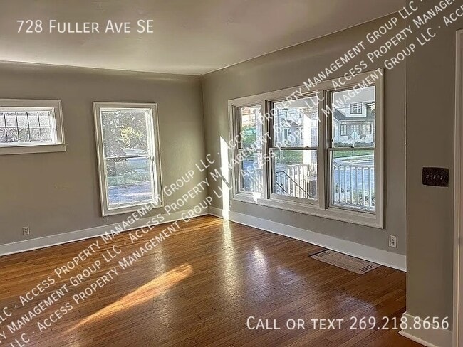 Building Photo - 728 Fuller Ave SE