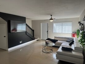 Building Photo - 6104 Channel Dr