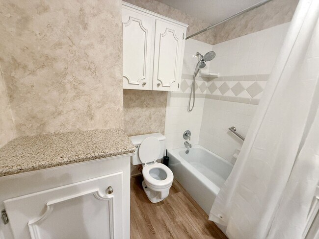 Building Photo - 3-Bedroom Home for Lease in Grand Prairie – 2,331 Sq Ft